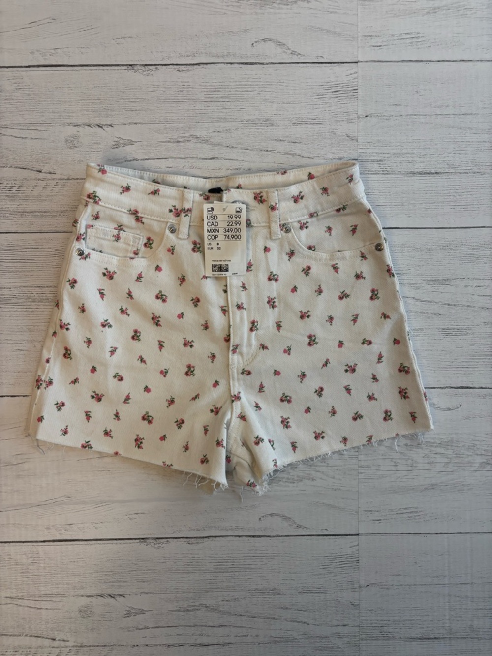 H&M White Floral High Waisted Shorts Women's Size 0 NWT Summer - Picture 2 of 6